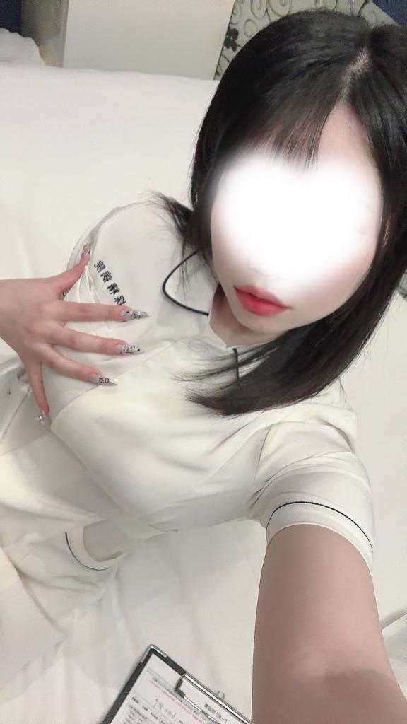 押し倒されて、ドキッ、、