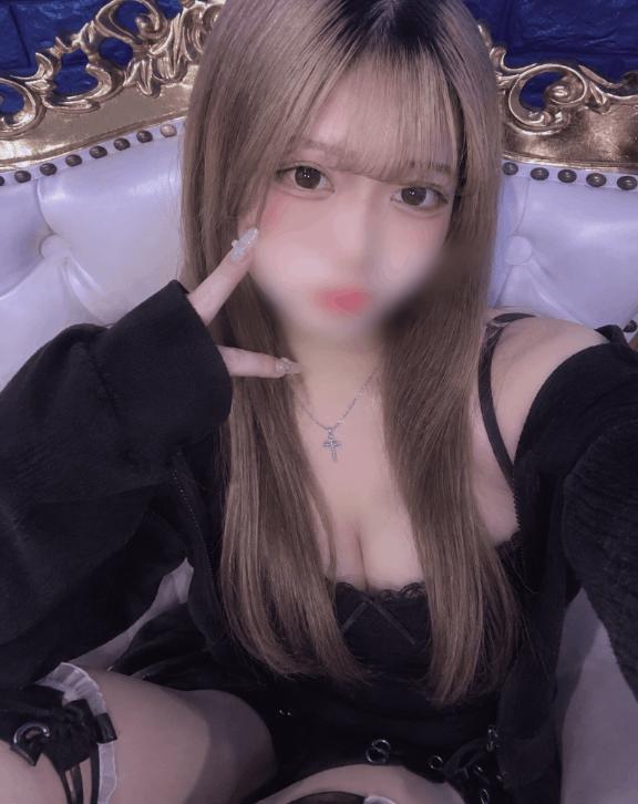なんかいい事ないかな〜🥱🖤