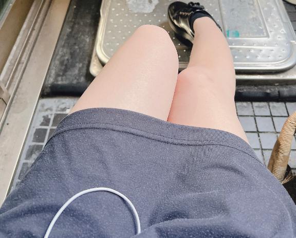 雨宿りに…