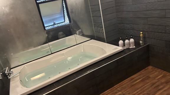 ホテルのお風呂素敵だた🛁*。