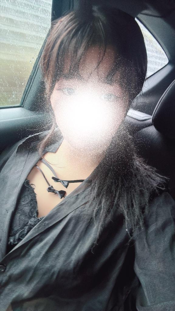     雨の日はぎゅーってしよ？♡
