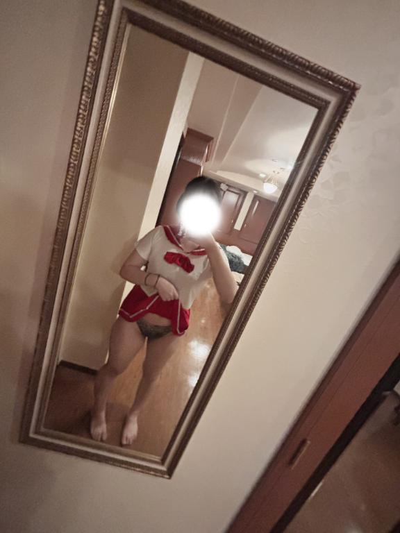 ちらっ♡