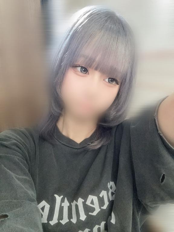 \(  •ω• )/