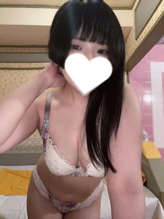 10日(月)のネット予約受付開始🫶🏻🤍 ̖́-