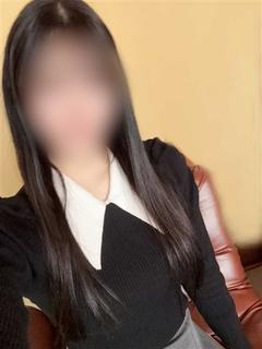 新人れな