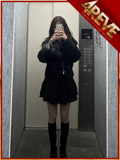 4REVE(フォーレーヴ) 上門服務 MAORI HITOMI