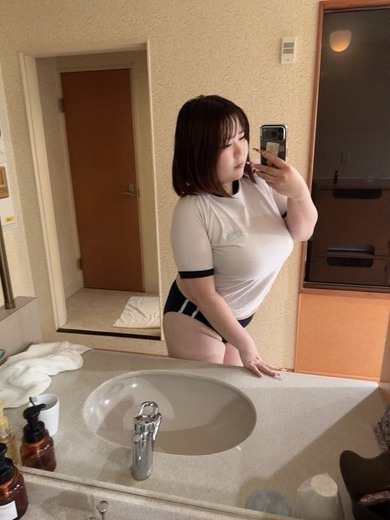 爆乳王～おっぱいは永遠だから～ 上门服务 HIBIKI