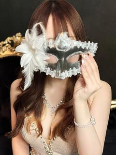 あやな　甘く愛らしい顔立ちの美女