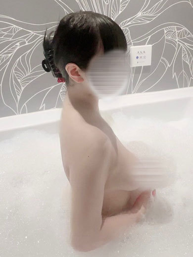 AVANTI outcall escort service BANIRA 25