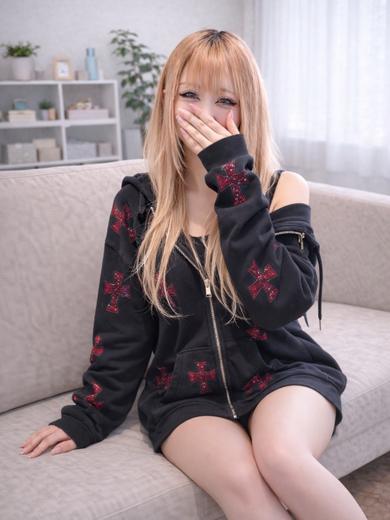 ここだけの話！博多の××なお姉さんと遊べる店 안마(데리버리) RIRI