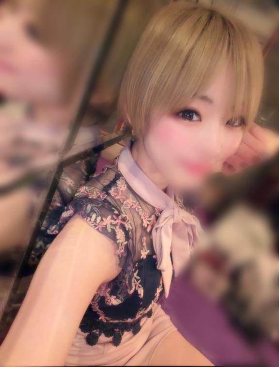 ‹‹\(´ω` )/››