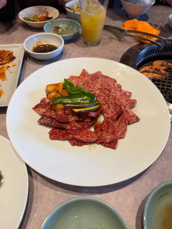 焼肉食べた〜😻