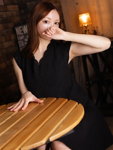 ＆　Ｅssence（アンドエッセンス） 上門服務 YUKINA