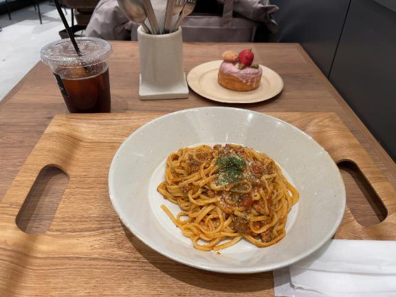 良く寝たけども。