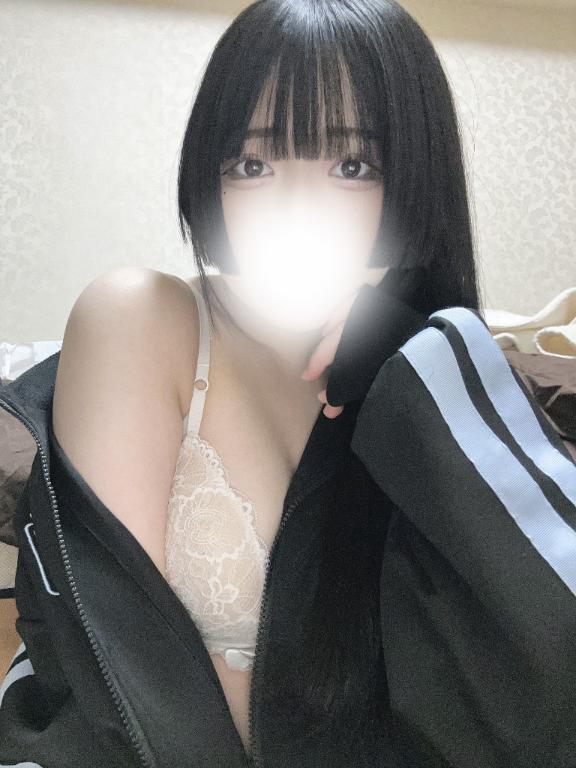 ⭐️今月の出勤日のお知らせです⭐️
