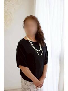 新人梨佳(りか)
