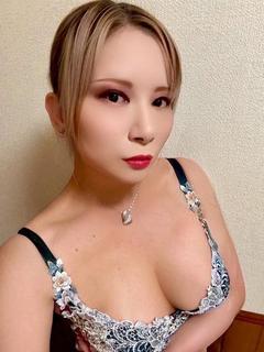 吉野沙莉那（ニューハーフ）