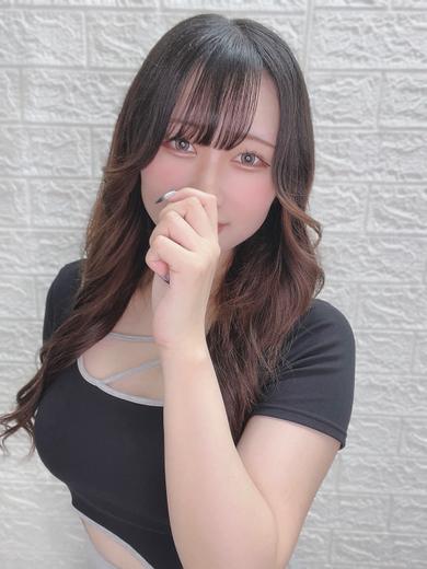 山崎るいな【エコノミー】
