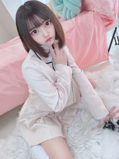 E＋アイドルスクール 上門服務 NEON