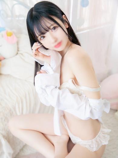 E＋アイドルスクール デリヘル MIU