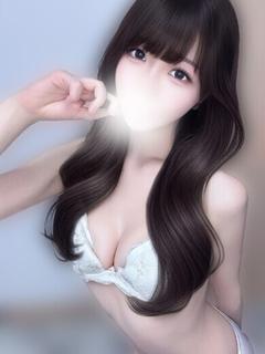 鶴美くらら