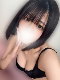 鈴原さくや