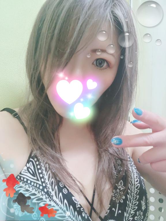 待機中ですよ𖤐* °.