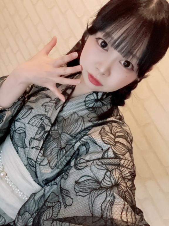 🌟👘🥂