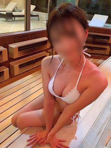 T3 outcall escort service 加藤SARA