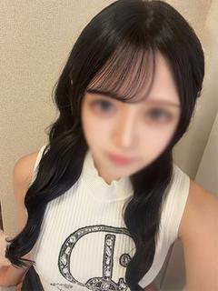 小鳥遊るる