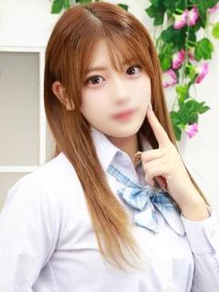 水川まひる