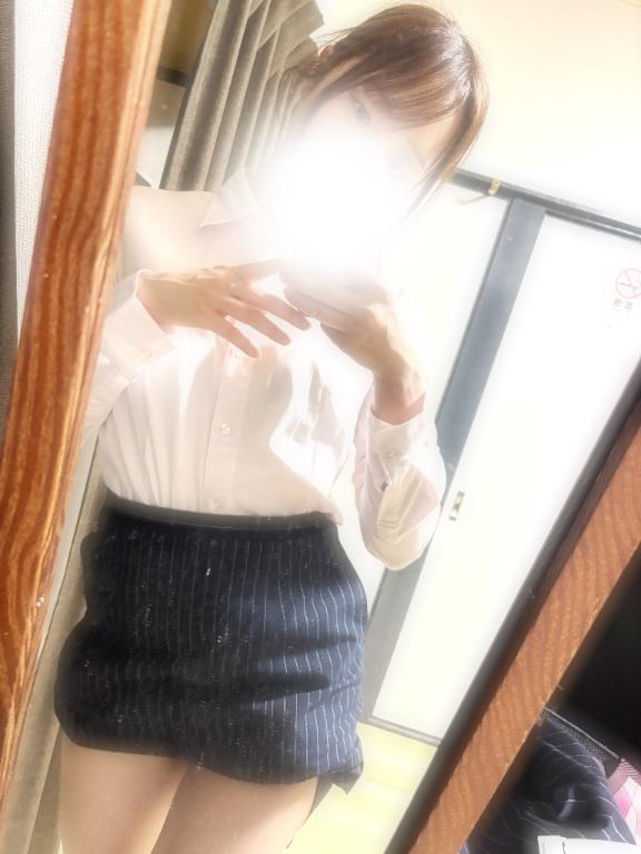 あち……