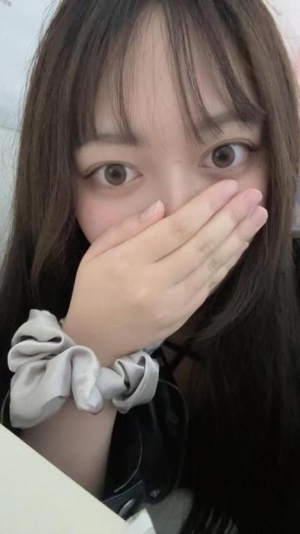 みな